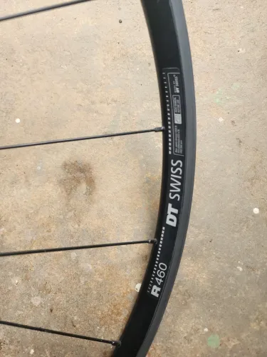 Roda dianteira DT Swiss R460