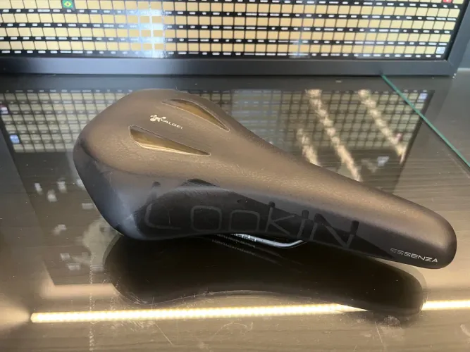 Selim Selle Royal Essenza - Preto