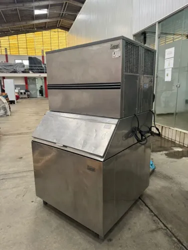 Máquina de Gelo Everest 300kg dia