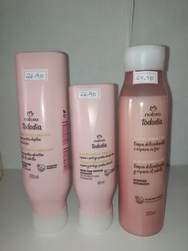 Kit Natura Tododia Flor de Cereja e Abacate - Cabelo e Corpo