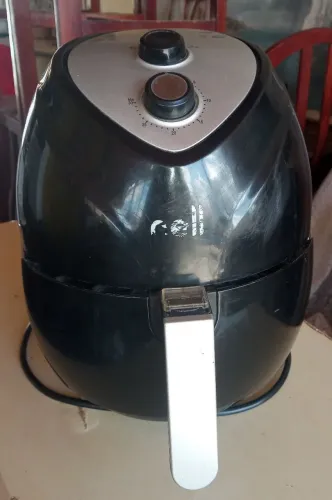Fritadeira Elétrica Air Fryer 2,5 Litros - Semi Nova