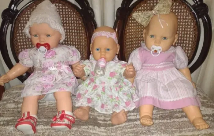 Bonecas de Vinil bebês com bico e mamadeira antigas e lindas