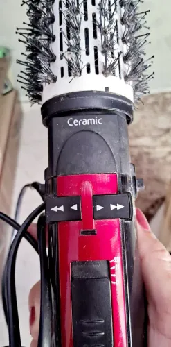 Secador de cabelo  com cerdas