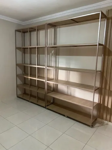 Prateleiras estilo industrial