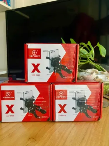 Suporte de Celular para Moto Modelo Garra com Cabo Carregador