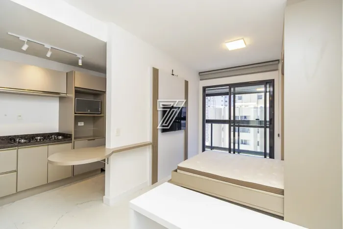 Studio mobiliado no Bigorrilho