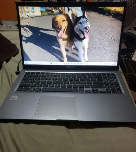 Notebook ASUS - Intel Core i3 - Precisa de reparo na tela