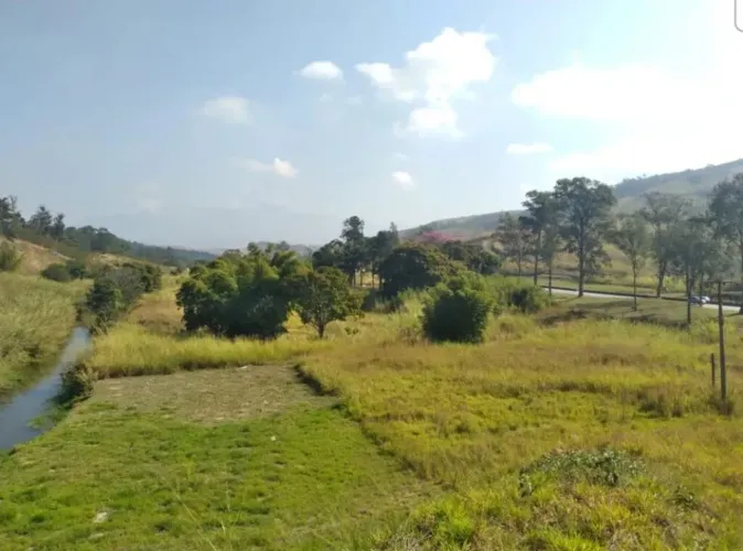 Terreno plano na Beira da Dutra em Engenheiro Passos - Resende RJ