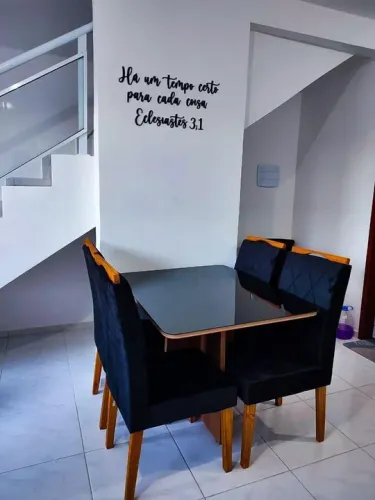 Promoção Mesa de Jantar 4 Cadeiras - Com Tampo de Vidro