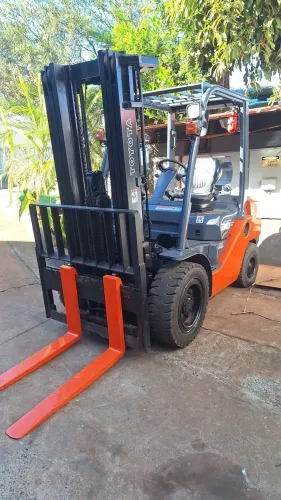 Empilhadeira Toyota 30t.  Ano 2021