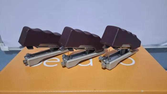 Mini máquinas de costura de mão SINGER
