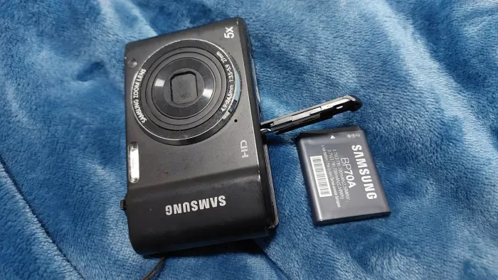 Câmera Digital Samsung  Zom 5x não FUNCIONA SÓ VENDA NÃO TROCO POR NADA 