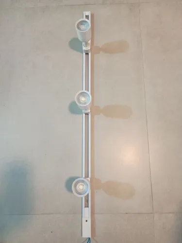 Luminária led com 3 lâmpadas. 1 metro. 