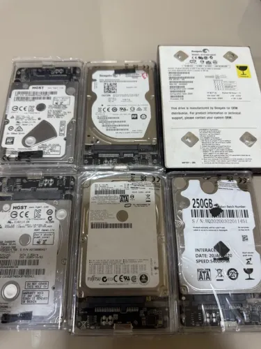 HDs SATA Seagate e HGST com case externa