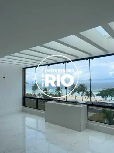 Cobertura Duplex na Barra da Tijuca à venda
