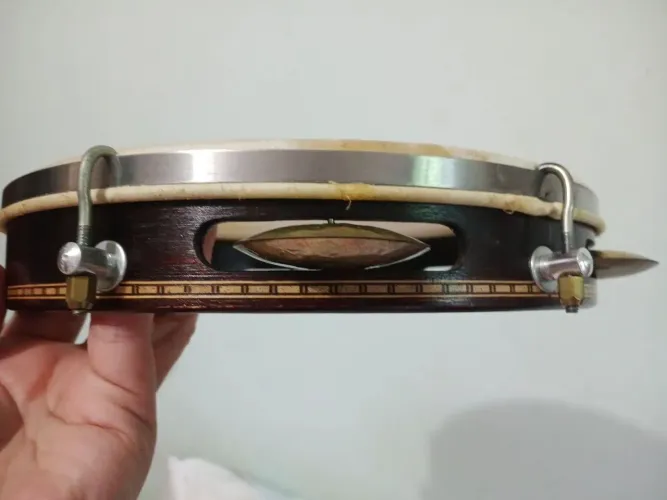PANDEIRO ARTESANAL DE LUTHIER! EXCELENTE!! MAIS LEVE DO BRASIL NUNCA USADO BAIXEIIII 