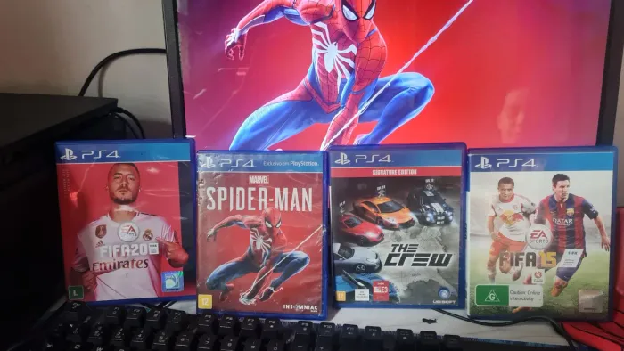 4 jogos ps4 cada um é 40 reais