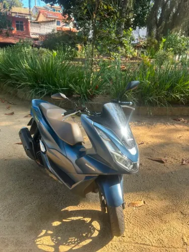 Pcx em excelente estado, só mandar o pix e andar 