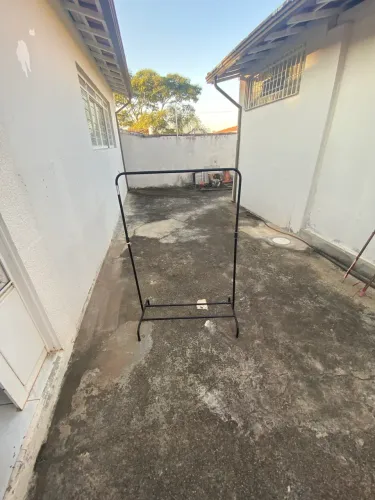 Arara para roupas preta 080x1,20