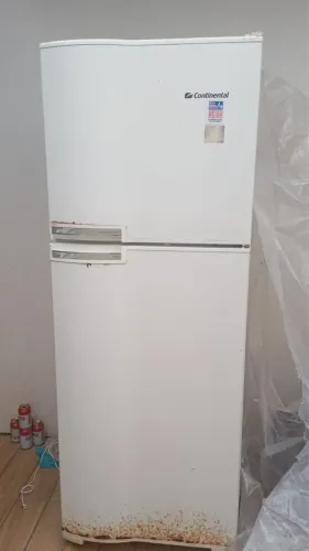 Geladeira usada gelando parte de cima, a de baixo parou de gelar!