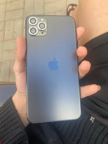 iPhone 11pro Max semi novo