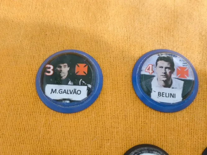 Time de botão artesanal feito em acrílico, não é vidrilha!