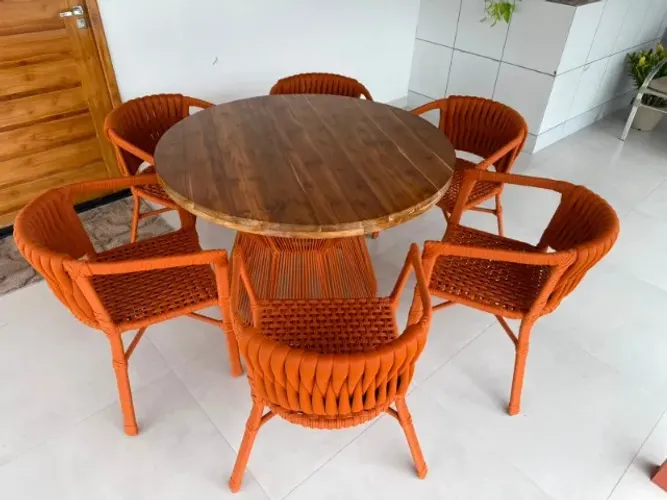 MESA DE MADEIRA TECA E 06 POLTRONAS HAVAÍ COM TRICO NO ENCOSTO