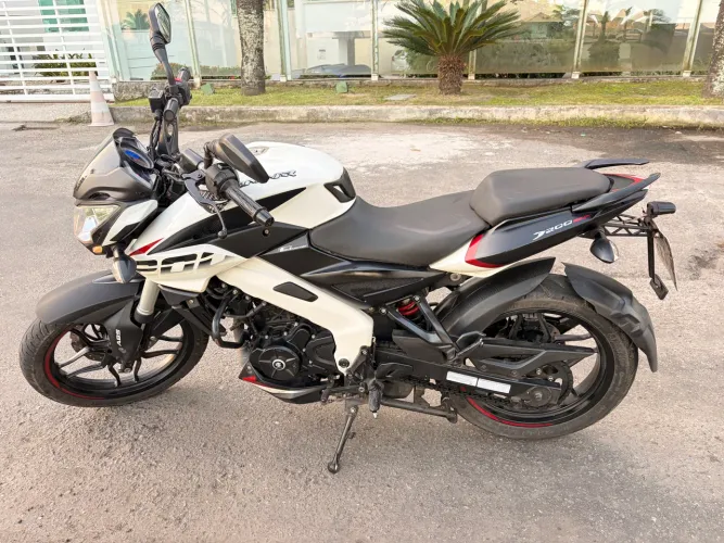 Bajaj Dominar 200
