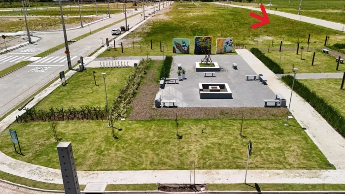 Terreno com 300 m² para vender por R$ 390.000,00