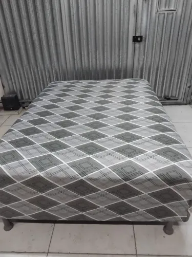 Vende-se cama box casal