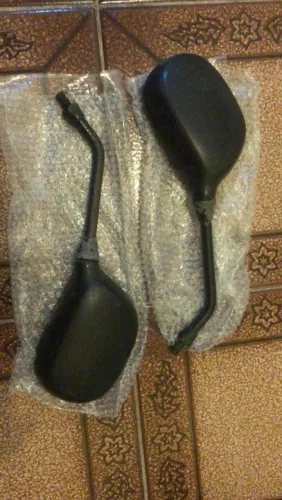Vendo um par de retrovisor da cb 500 f 150 m ZAP *