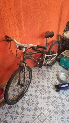 Bicicleta Houston Stinger Full Suspension (Aro 26)