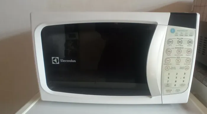 MICROONDAS ELECTROLUX 20 LITROS ?