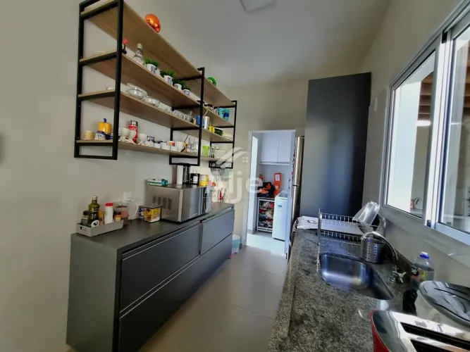VENDE-SE Casa em condomínio NO ALTOS DO BOSQUE - MARÍLIA/SP