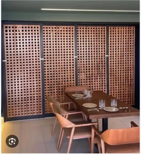 Porta Folha em muxarabi Madeira e Alumínio 