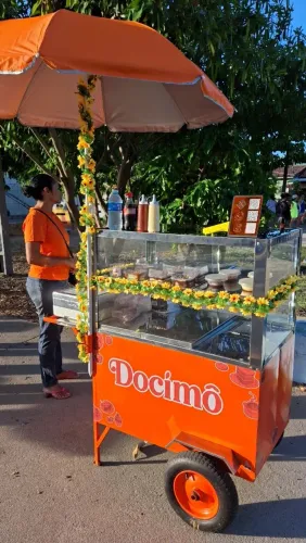 Carrinho de doces e bolos