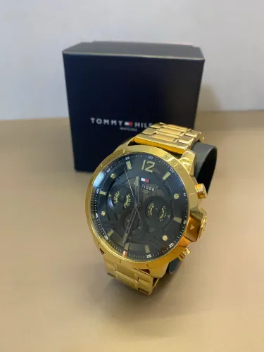 Relógio Tommy Hilfiger Dourado
