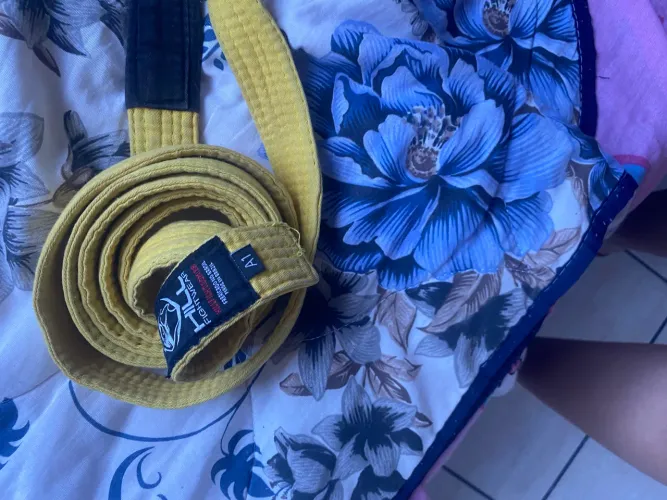 Faixa amarela de jiu-jítsu A1