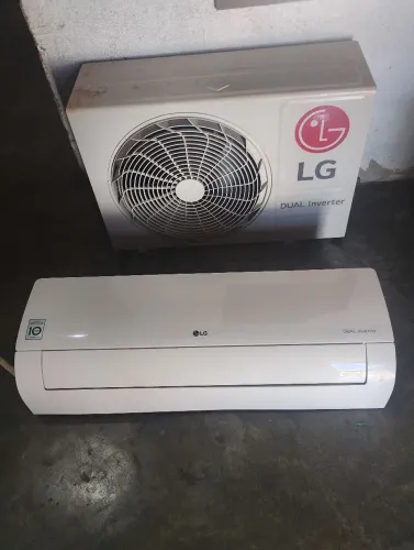 Vendo ar condicionado LG dual inverter voice 12000btus 220v