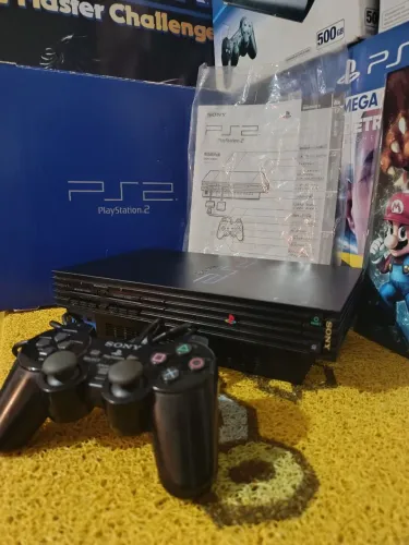 Playstation 2 FAT - Modelo SCPH - 30000 JP (CIB)