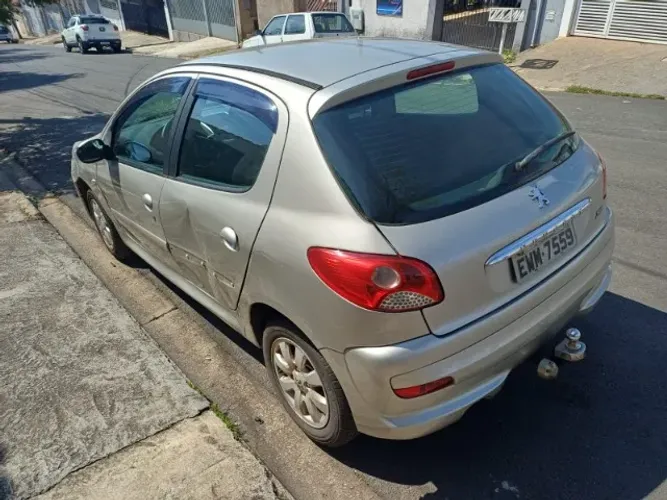 Peugeot 207 XR 1.4 Flex 8V 5P 2012