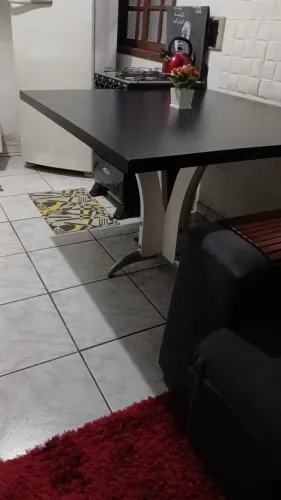 Vendo mesa para 4 cadeiras 