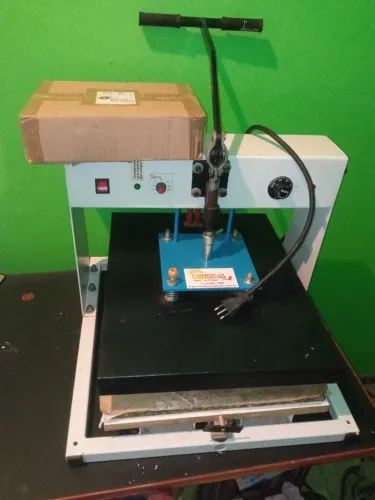 Máquina de estampar camiseta seminova