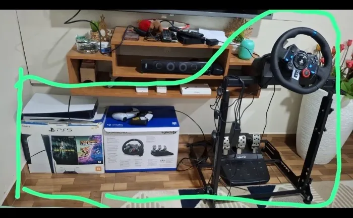 Ps5 Semi novo 3 mês de uso. plataforma e volante completo com 1 ano de garantia