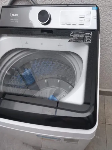 Máquina de lavar nova Midea