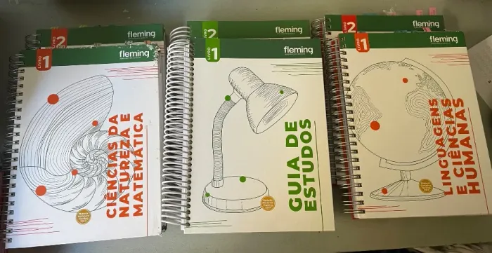 Livros e apostilas Fleming para pré vestibular de medicina