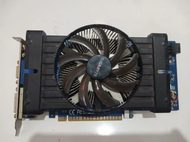 Placa de vídeo Gigabyte GDDR5 1GB c/defeito R$60