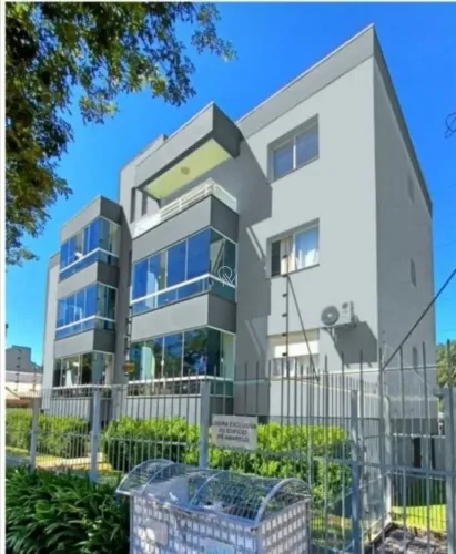 Apartamento semimobiliado no bairro Treviso