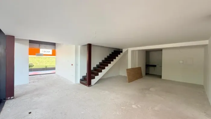 LOJA COM 103 M2 COM MEZANINO DE ESQUINA NA COMERCIAL DO NOROESTE AO LADO DA DROGARIA PACHE