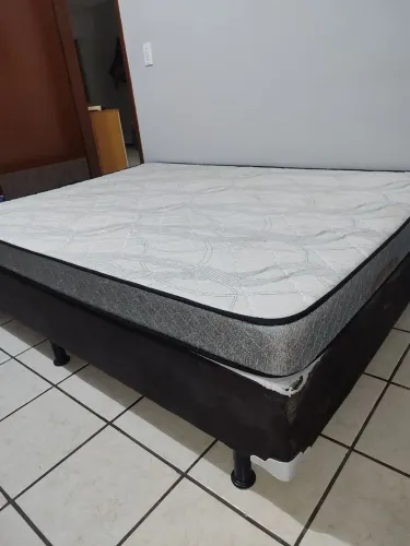 Vendo Cama casal | Colchão e base